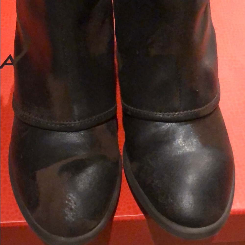 Donald J Pliner Boots - Picture 2 of 8
